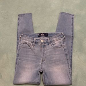 Hollister jeans size 5 regular waist 27 length 28.